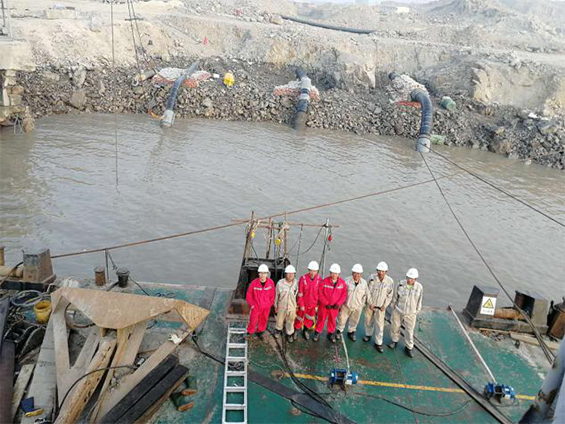 平管、斜立管組對後整體下放