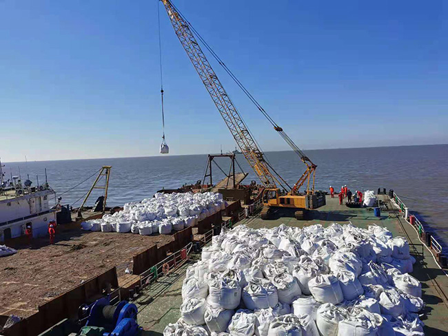 月東油（yóu）田海底管道懸（xuán）空裸露（lù）治理工程順利完工